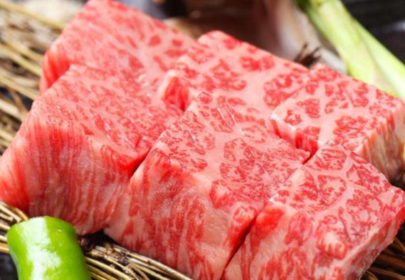 牛肉的营养价值及功效与作用 牛肉的热量饮食禁忌及鉴别选购